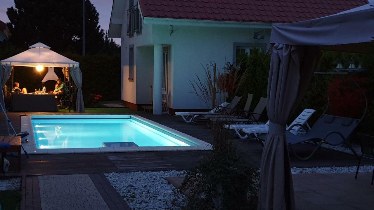 Villa Dom Przy Basenie Puck Exterior foto